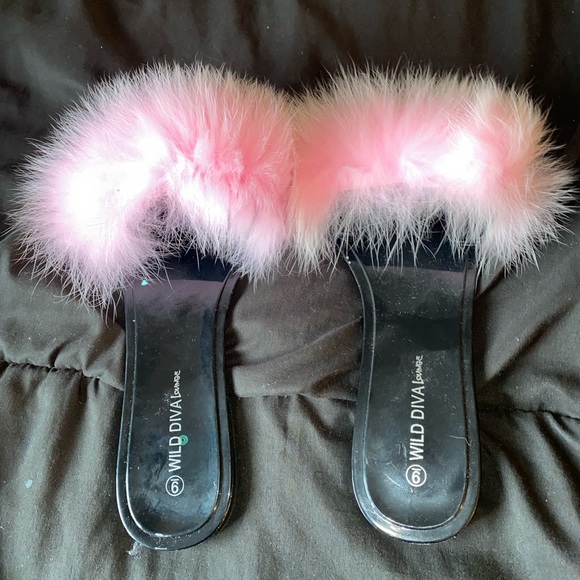 Pink Fur Slides Size 9 - Picture 3 of 4